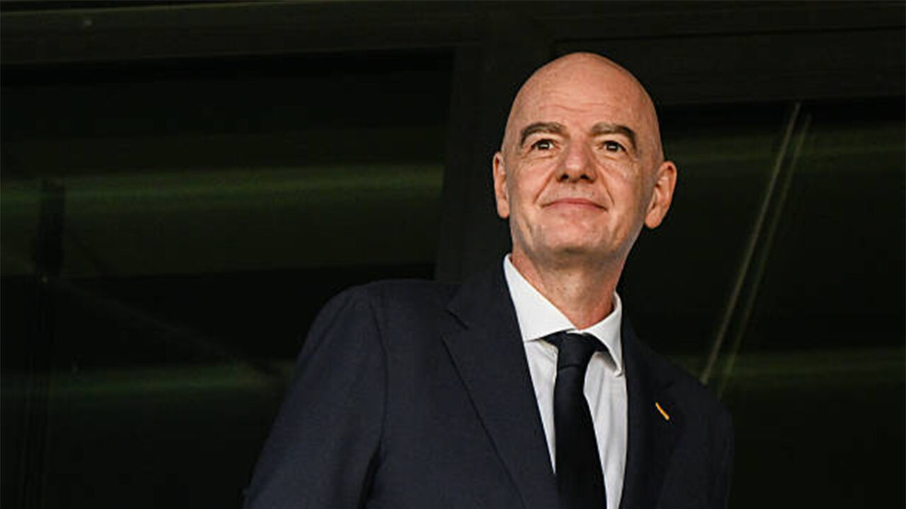 인판티노 FIFA 회장, 비공개 보상금 수령…'정관 위반 논란'